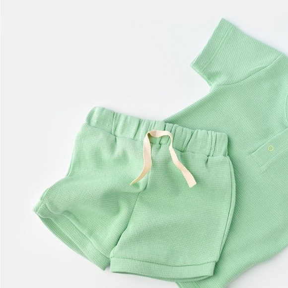 Stay Comfortable and Sustainable with Organic Cotton Waffle Shirt and Short Set! - Picture 3 of 6